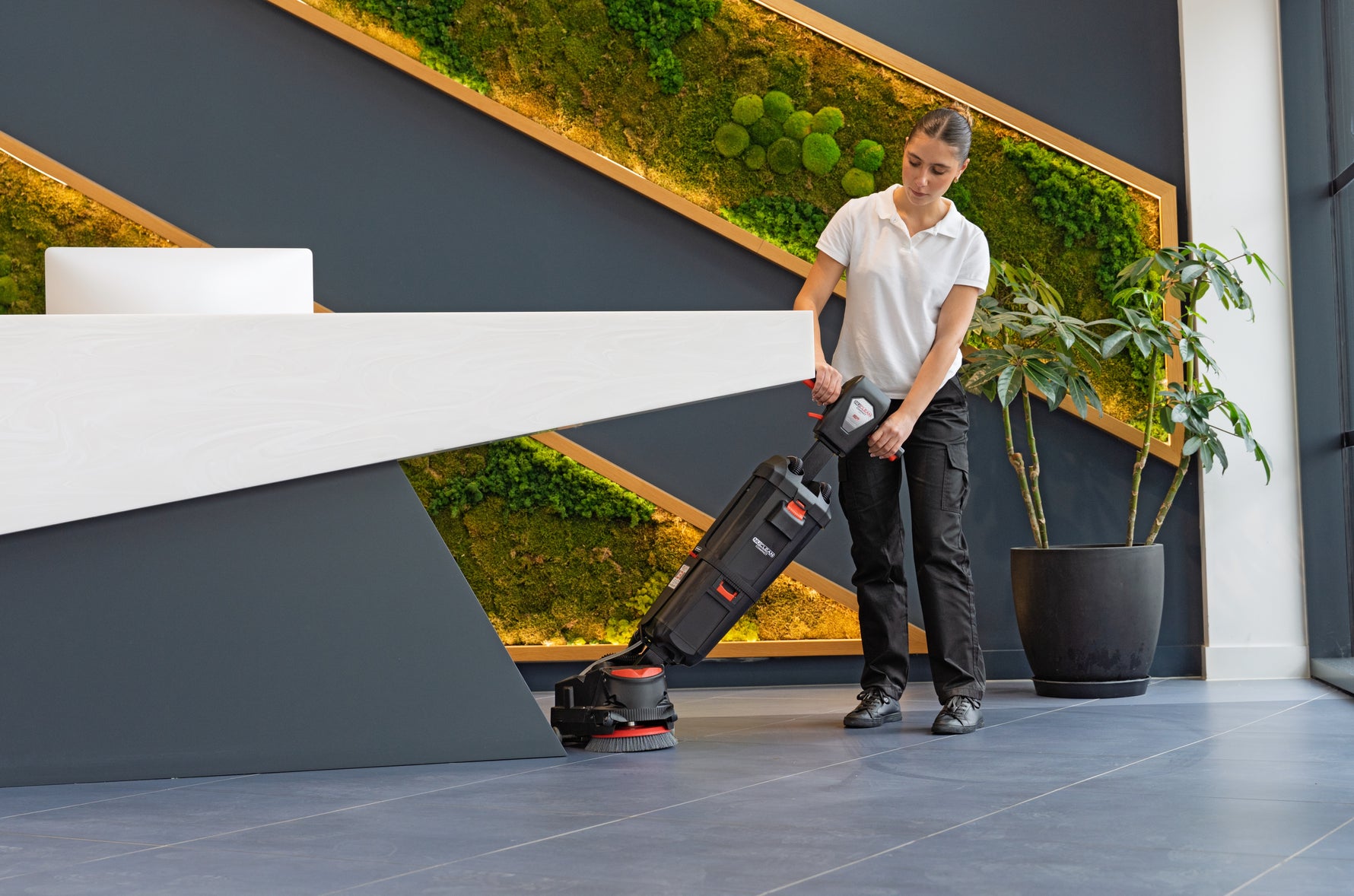Numatic NuClean Compact 220NX Scrubber Dryer