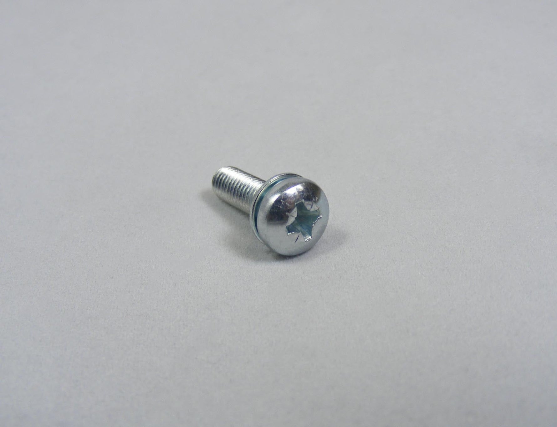 Numatic 219045 M5 x 16mm Screw