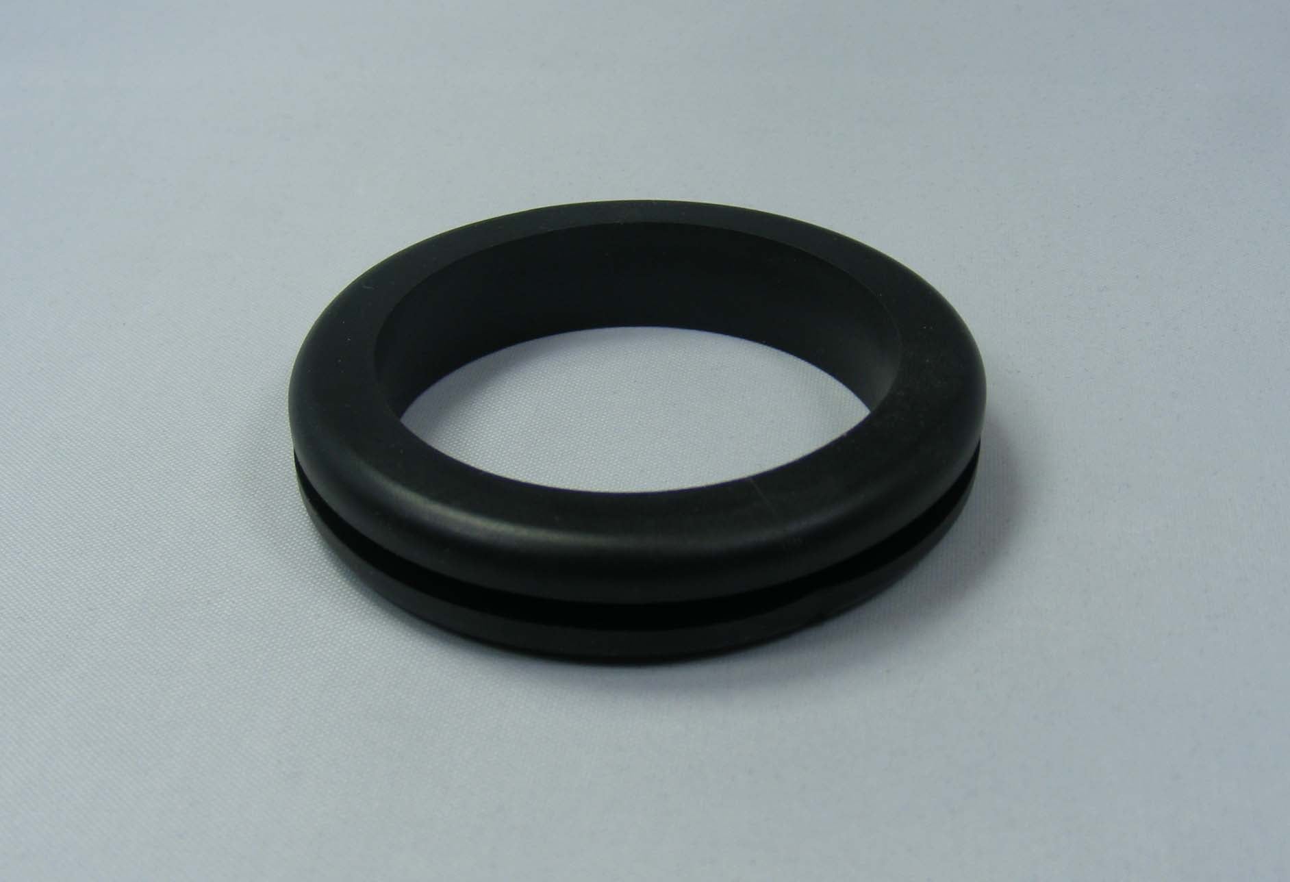 Numatic 220235 1wv 375 - 575 float grommet