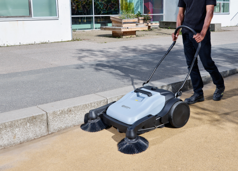 Nilfisk SW250 920 Manual Push Sweeper