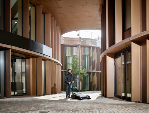 Nilfisk SW250 920 Manual Push Sweeper