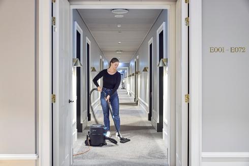Nilfisk VP400 HEPA XECP Tub Vacuum Cleaner